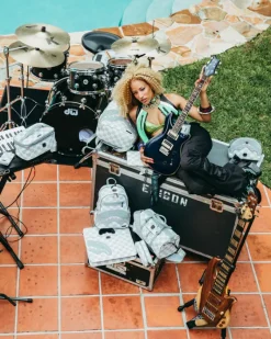 A.I.8 AFRICAN INTELLIGENCE BOOKED u0026 BUSY MINI DUFFLE><noscript><img width=