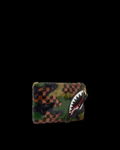 BIG SKY FUR SHARK CROSSOVER CLUTCH><noscript><img width=
