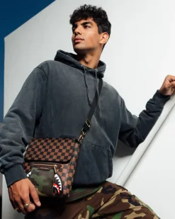 EXTERIOR GOLD ZIP POCKET SHARKS IN PARIS MESSENGER SLING BAG><noscript><img width=