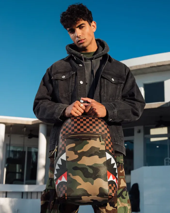 EXTERIOR GOLD ZIP POCKET SHARKS IN PARIS BACKPACK (DLXV)>SPRAYGROUND Outlet
