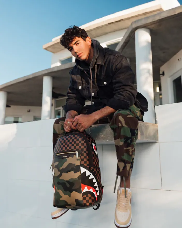 EXTERIOR GOLD ZIP POCKET SHARKS IN PARIS BACKPACK (DLXV)>SPRAYGROUND Outlet