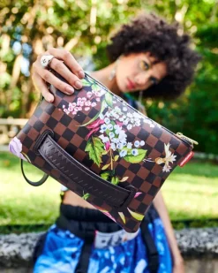GARDEN OF SHARKS CROSSOVER CLUTCH><noscript><img width=