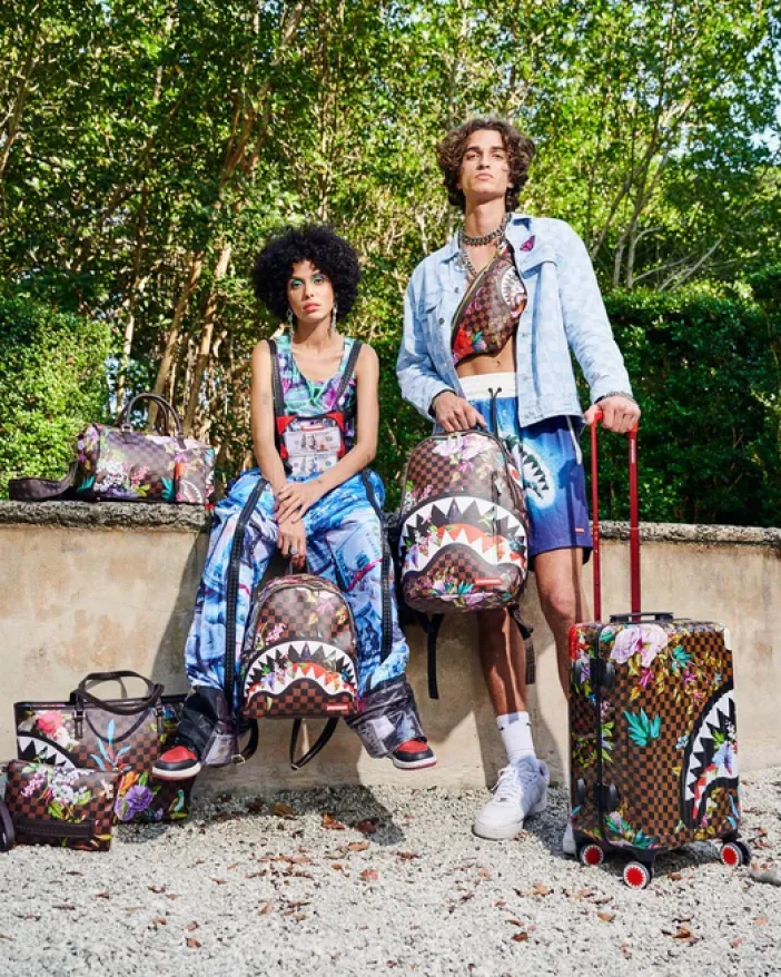 GARDEN OF SHARKS CROSSOVER CLUTCH>SPRAYGROUND Discount
