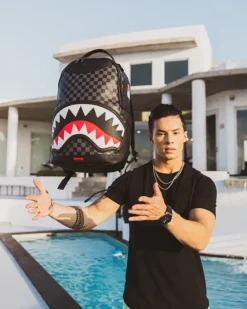 HENNY AIIR TO THE THRONE BACKPACK (DLXV)><noscript><img width=