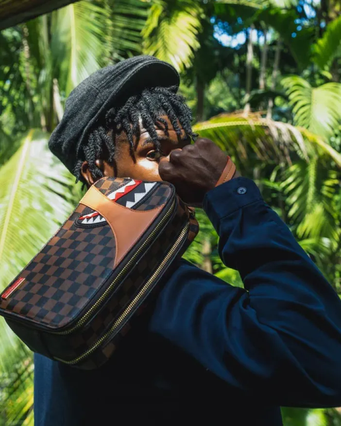 HENNY AIR TO THE THRONE TOILETRY>SPRAYGROUND New