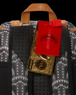 ILLUCHAINS HILLS BACKPACK><noscript><img width=