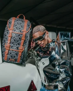 ILLUCHAINS HILLS BACKPACK><noscript><img width=