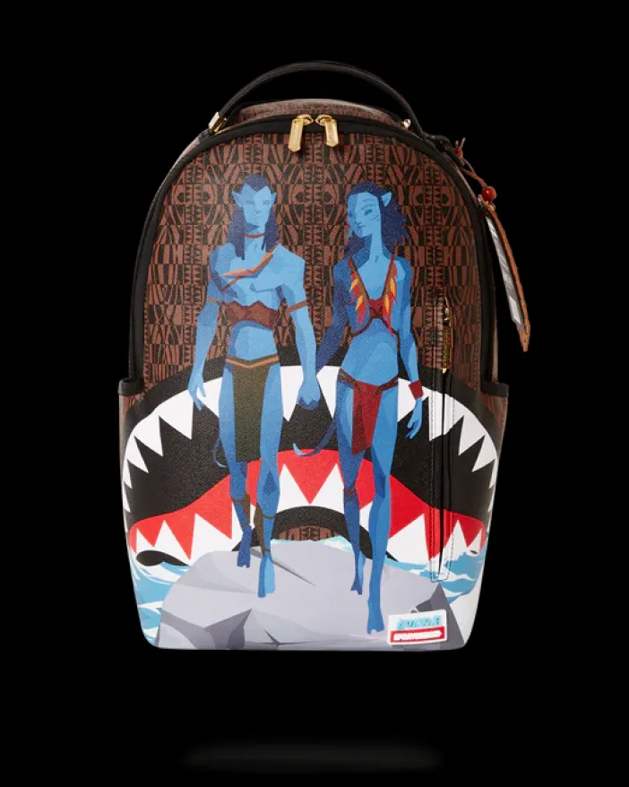JAKE AND NEYTIRI SHARKS IN PANDORA>SPRAYGROUND