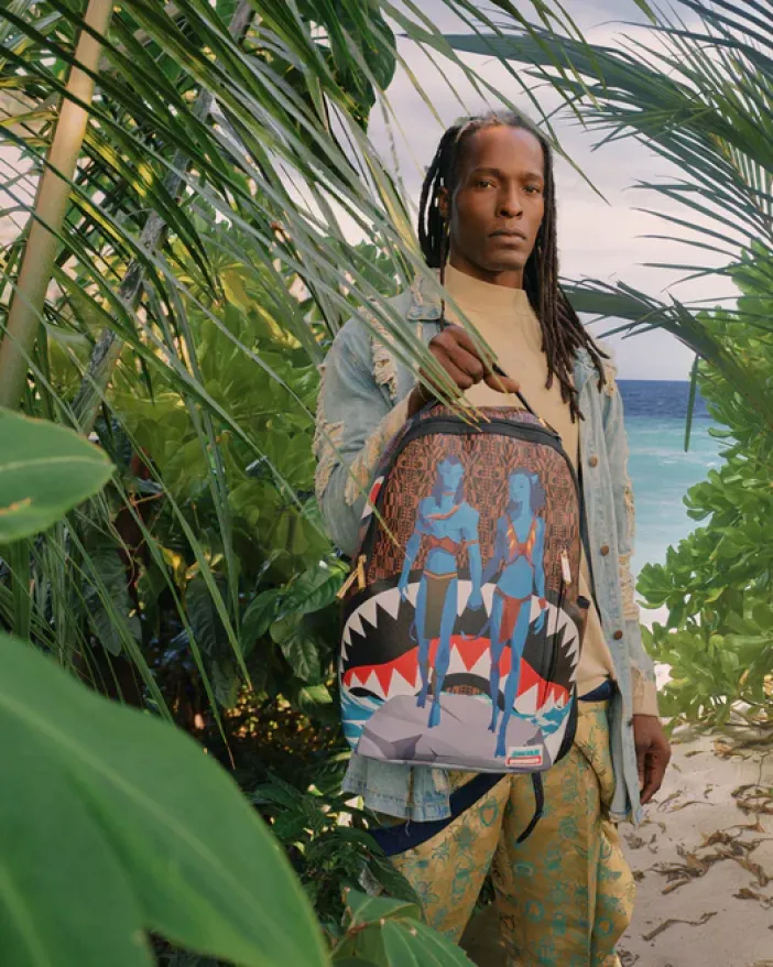 JAKE AND NEYTIRI SHARKS IN PANDORA>SPRAYGROUND