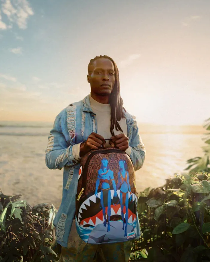 JAKE AND NEYTIRI SHARKS IN PANDORA>SPRAYGROUND