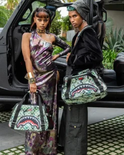 MAMA I MADE IT PET CARRIER><noscript><img width=