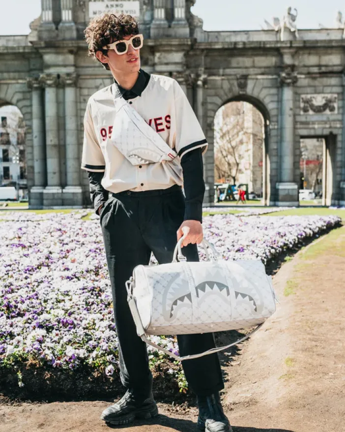 MONEYGRAM POWDER EMPEROR DUFFLE>SPRAYGROUND