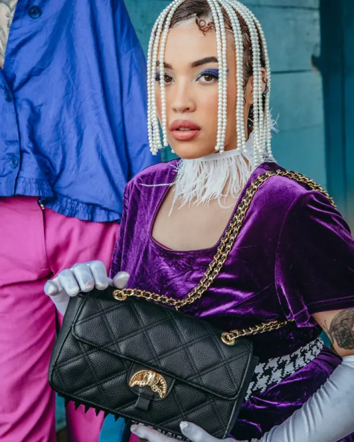 NOIR QUILT GOLD CHAIN SHARK HANDBAG>SPRAYGROUND