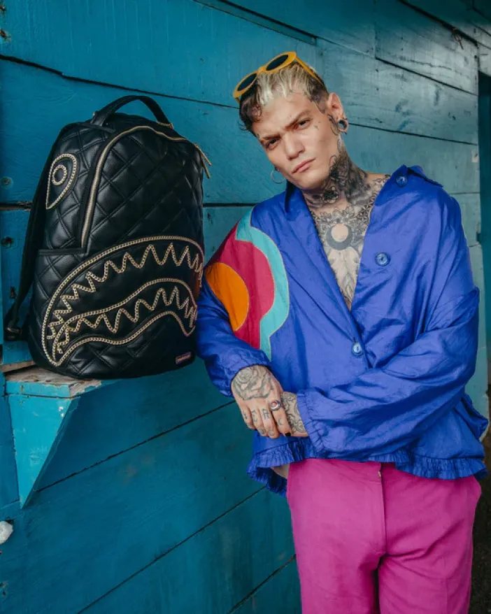 NOIR QUILT GOLD CHAIN SHARK BACKPACK (DLXV)>SPRAYGROUND New