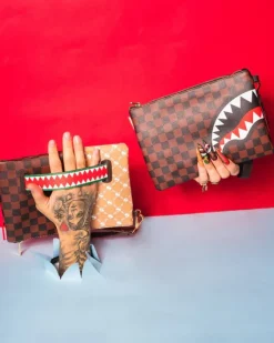 PARIS VS FLORENCE CROSSOVER CLUTCH><noscript><img width=