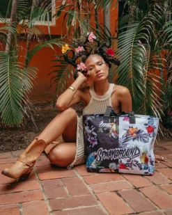 SHADOW FLIGHT BEACH TOTE><noscript><img width=
