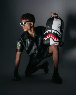 SHARK CENTRAL SPLIT BACKPACK BLK/WHT (DLXV)><noscript><img width=