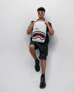 SHARK CENTRAL (WHT) BACKPACK (DLXV)><noscript><img width=