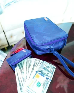 SHARK CHECK (BLUE) TOILETRY><noscript><img width=