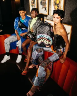 SHARKS IN PARIS GLOW BACKPACK (DLXV)><noscript><img width=