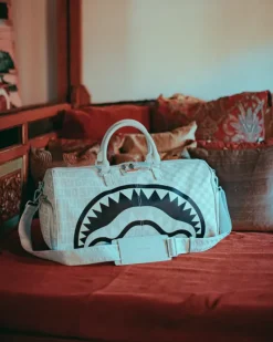 SPLIT THE CHECK (PEARL) DUFFLE><noscript><img width=