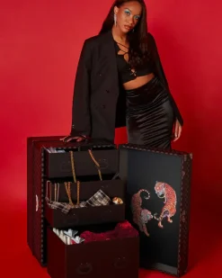 VANQUISH II WARDROBE TRUNK><noscript><img width=